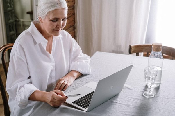 A Resource Digest to Help Seniors Without Family Living Nearby